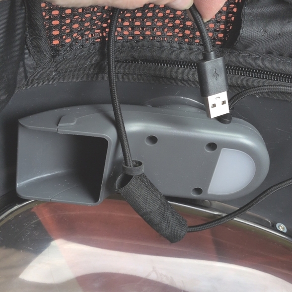 Petkit Breezy Dome Hard Shell Backpack Carrier For Cats And Tiny Dogs - Picture 17 of 17